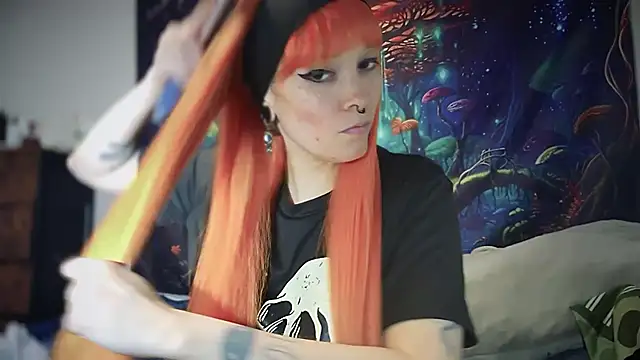 FRRANNKIE online show from November 19, 2025, 1:49 am