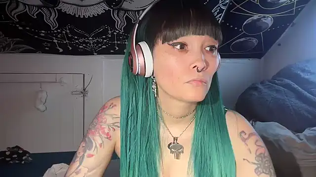 Snapshot of FRRANNKIE chatting on February 5, 2025, 2:16 pm FRRANNKIE online show from February 5, 2025, 2:16 pm