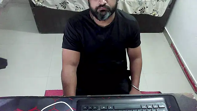 Snapshot of rentarob chatting on February 19, 2026, 7:33 pm rentarob online show from February 19, 2026, 7:33 pm