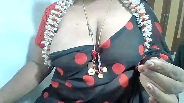 Snapshot of archanatelugu9 chatting on May 17, 2026, 11:05 pm archanatelugu9 online show from May 17, 2026, 11:05 pm