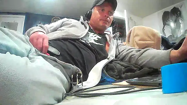 JRock69nKzoo online show from March 29, 2026, 11:28 pm