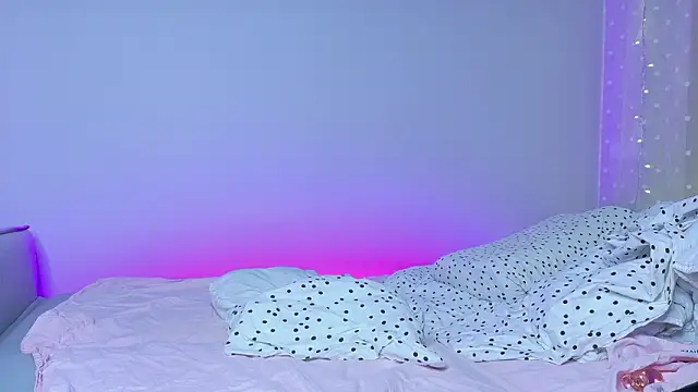 lina stones online show from March 11, 2026, 1:38 pm