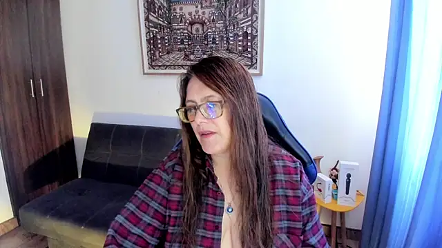Snapshot of Ivette_Shaira chatting on April 18, 2026, 1:24 pm Ivette Shaira online show from April 18, 2026, 1:24 pm