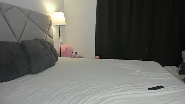 BlueEyesLexy online show from May 18, 2026, 5:45 am