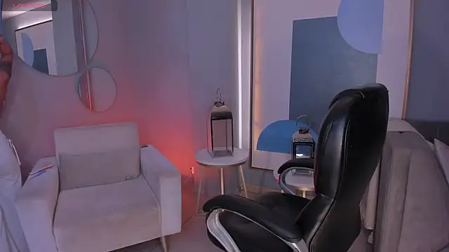 DannaCruz online show from November 15, 2025, 7:29 pm