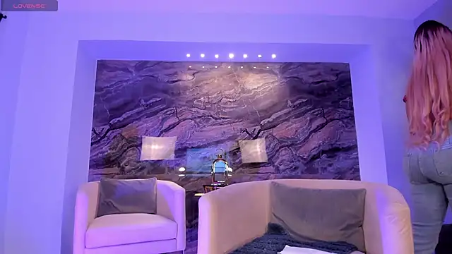 SophiePalmer online show from September 22, 2025, 2:12 pm