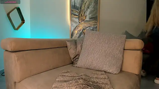 SophiePalmer online show from October 7, 2025, 11:00 am