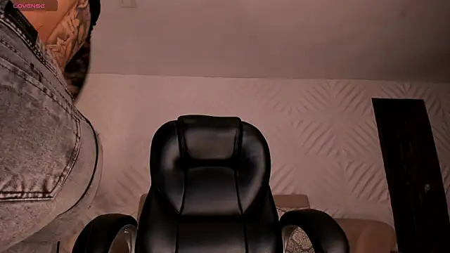 SophiePalmer online show from November 21, 2025, 11:09 am