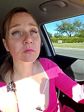 Snapshot of SkyelarSommer chatting on January 16, 2026, 3:27 pm SkyelarSommer online show from January 16, 2026, 3:27 pm