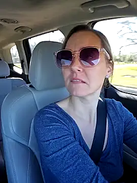 Snapshot of SkyelarSommer chatting on February 23, 2026, 2:39 pm SkyelarSommer online show from February 23, 2026, 2:39 pm