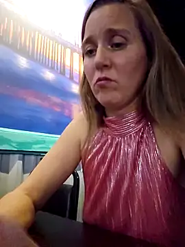 Snapshot of SkyelarSommer chatting on February 15, 2026, 12:22 am SkyelarSommer online show from February 15, 2026, 12:22 am