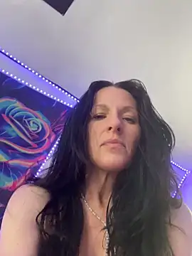 Snapshot of DominiqueX0 chatting on May 25, 2026, 6:39 pm DominiqueX0 online show from May 25, 2026, 6:39 pm