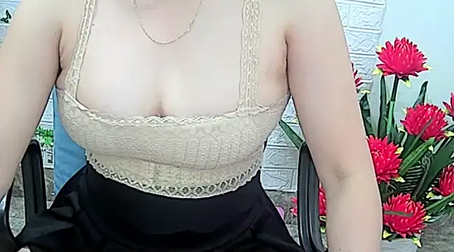 Snapshot of Jasmine798 chatting on February 24, 2025, 7:11 am Jasmine798 online show from February 24, 2025, 7:11 am