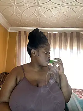 Snapshot of KnockoutBestie chatting on June 6, 2026, 12:10 pm KnockoutBestie online show from June 6, 2026, 12:10 pm