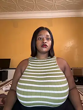 Snapshot of KnockoutBestie chatting on November 7, 2025, 12:10 pm KnockoutBestie online show from November 7, 2025, 12:10 pm