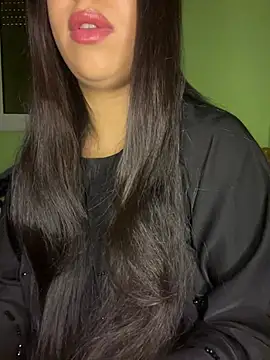 Snapshot of Mayacrayzi chatting on February 1, 2026, 10:35 am Mayacrayzi online show from February 1, 2026, 10:35 am