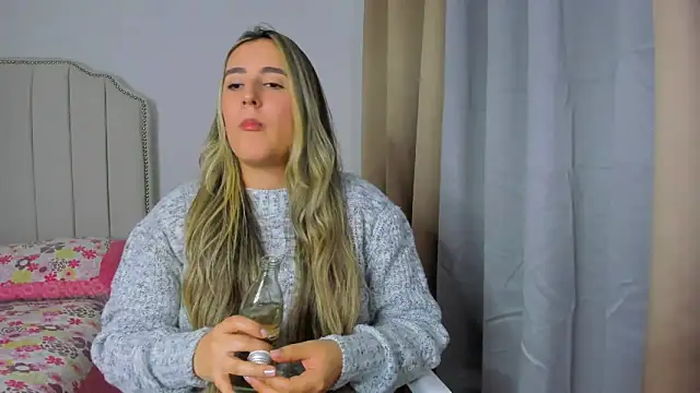 Snapshot of Hanna86 chatting on April 14, 2026, 12:37 am Hanna86 online show from April 14, 2026, 12:37 am