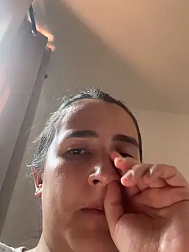 Hanna86 online show from November 22, 2025, 3:33 pm