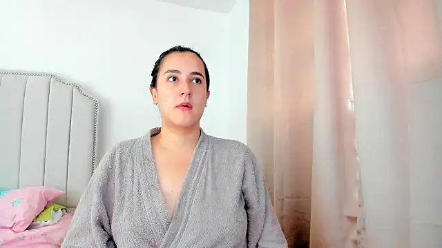 Hanna86 online show from November 15, 2025, 1:48 pm