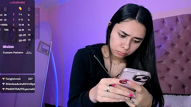 Snapshot of AmyOlimpo chatting on February 20, 2025, 3:23 am AmyOlimpo online show from February 20, 2025, 3:23 am