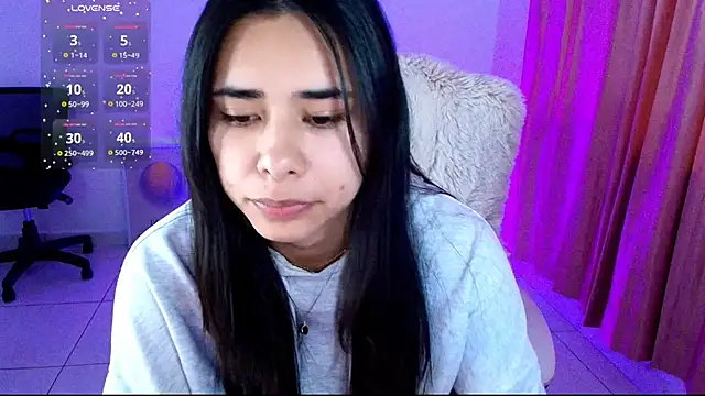 Snapshot of AmyOlimpo chatting on November 21, 2025, 5:28 am AmyOlimpo online show from November 21, 2025, 5:28 am