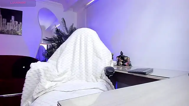 Snapshot of NebetColin chatting on October 21, 2025, 7:13 pm NebetColin online show from October 21, 2025, 7:13 pm