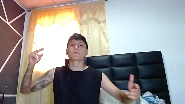 Snapshot of Tamarahryan chatting on February 8, 2025, 3:53 pm Tamarahryan online show from February 8, 2025, 3:53 pm