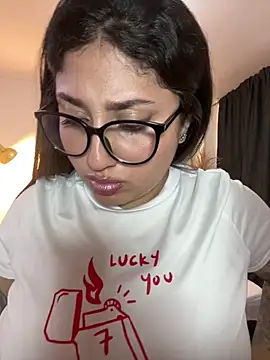 Snapshot of croftsmila chatting on March 12, 2026, 10:36 pm croftsmila online show from March 12, 2026, 10:36 pm