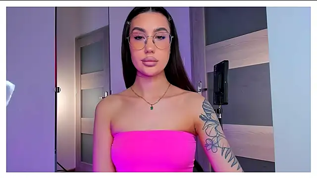 HannaHey online show from April 3, 2026, 1:39 pm