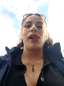 Misscata1106 online show from October 3, 2025, 7:04 pm