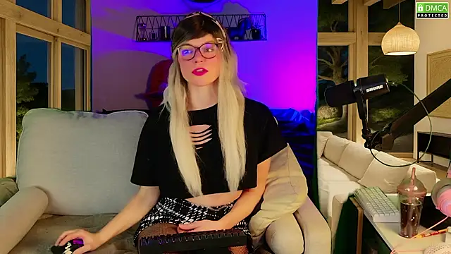 Kittychatte online show from March 3, 2026, 9:22 pm