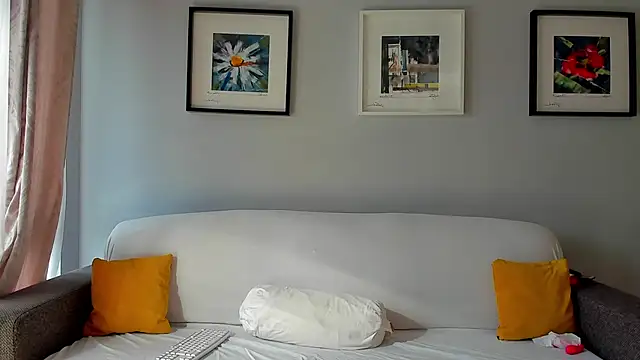 bellahot77 online show from November 7, 2025, 10:31 am