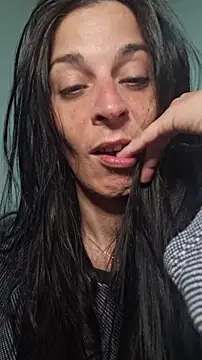 patatinahot87 online show from May 18, 2026, 6:45 pm