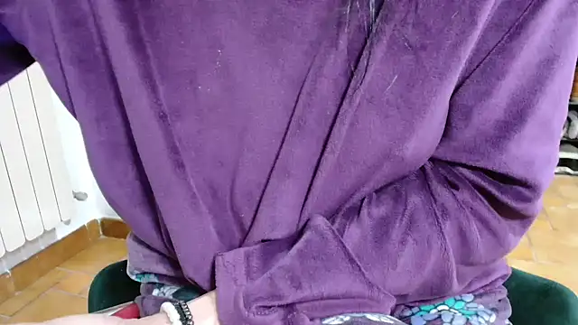 Snapshot of patatinahot87 chatting on February 4, 2026, 6:14 pm patatinahot87 online show from February 4, 2026, 6:14 pm