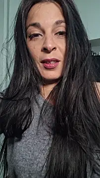 patatinahot87 online show from April 23, 2026, 2:51 pm