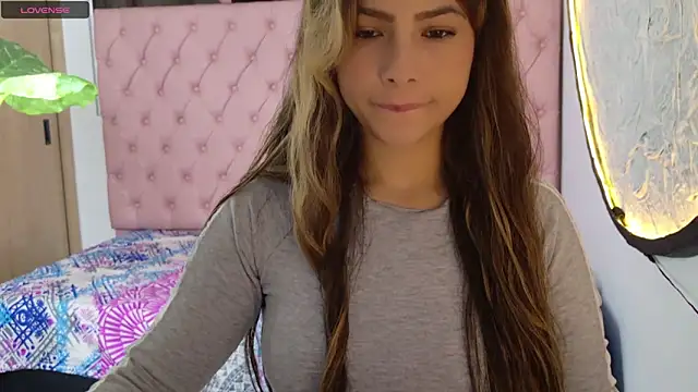 Snapshot of soft_doll_small123 chatting on December 27, 2024, 4:36 am soft doll small123 online show from December 27, 2024, 4:36 am