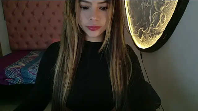 Snapshot of soft_doll_small123 chatting on January 22, 2025, 7:35 am soft doll small123 online show from January 22, 2025, 7:35 am