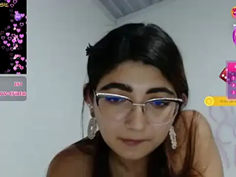 Snapshot of esteni chatting on February 16, 2025, 6:32 am esteni online show from February 16, 2025, 6:32 am