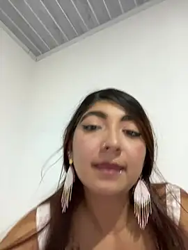 Snapshot of esteni chatting on March 2, 2025, 1:47 am esteni online show from March 2, 2025, 1:47 am