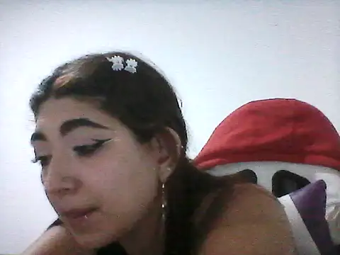 Snapshot of esteni chatting on September 13, 2025, 4:34 am esteni online show from September 13, 2025, 4:34 am