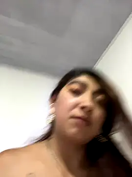 Snapshot of esteni chatting on December 9, 2024, 4:34 am esteni online show from December 9, 2024, 4:34 am