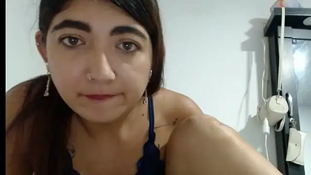 Snapshot of esteni chatting on March 21, 2025, 2:50 am esteni online show from March 21, 2025, 2:50 am