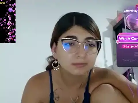 Snapshot of esteni chatting on December 14, 2024, 4:45 am esteni online show from December 14, 2024, 4:45 am