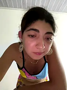 Snapshot of esteni chatting on December 6, 2024, 3:46 am esteni online show from December 6, 2024, 3:46 am