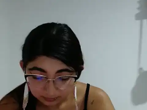 Snapshot of esteni chatting on March 2, 2025, 4:50 am esteni online show from March 2, 2025, 4:50 am