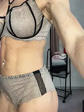 Milf Tea online show from February 26, 2025, 4:19 am