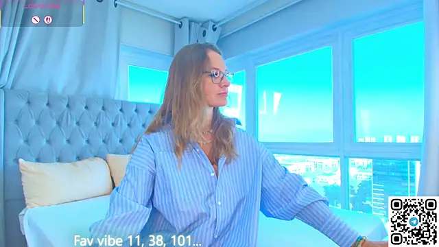 Milf Tea online show from May 6, 2026, 11:25 am