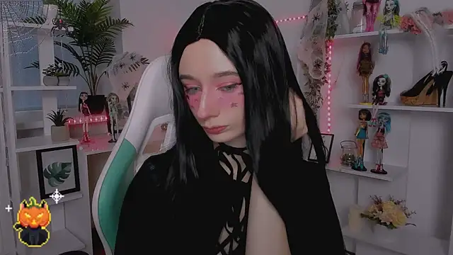 Katia Kim online show from October 31, 2025, 6:43 am