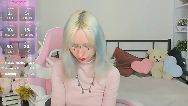 Katia Kim online show from May 5, 2026, 5:32 am