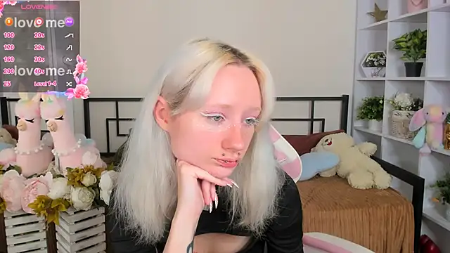 Katia Kim online show from May 20, 2026, 5:37 am
